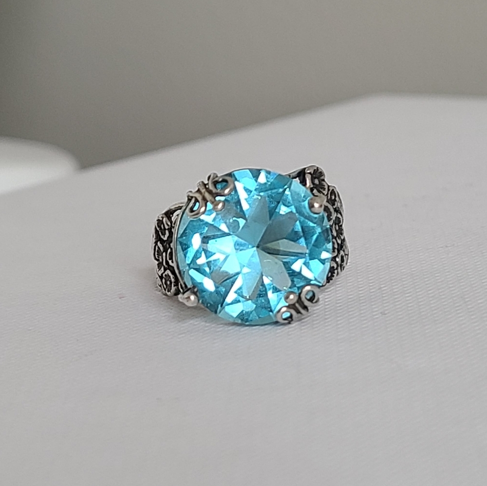 Vintage Sterling Silver Boho Chunky Blue Topaz Solitaire Floral Statement Ring